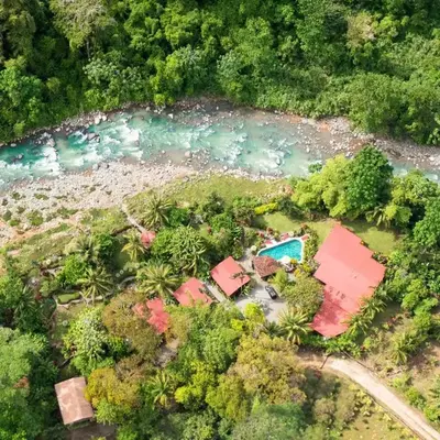 Macaw Villa - Riverfront With A Pool