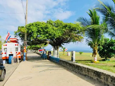 a food truck parked on the side of a street at Relax at Pier Sands Casita#1 - Close to the Beach! in Puntarenas
