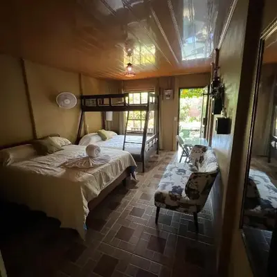 Tortuguero Hill Rooms