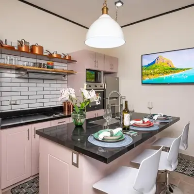 Tamarindo Gem: 1BR Apt in Heart!