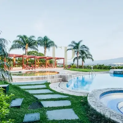 CR MARIPOSA RENTALS Comfortable penthouse