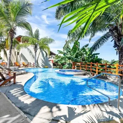 Modern Split-Level 2-Bedroom Condo with Pools