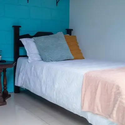 Lolas Hostal Hab Individual 2 Baño Compartido