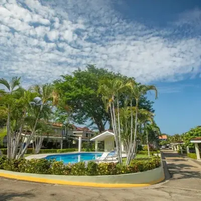 Three Bedroom Sunny Townhome