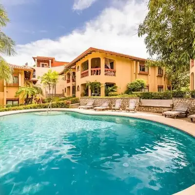 Light & Breezy Beach Side Condo!