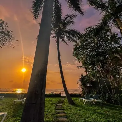 Perla de la Playa Beachfront Hotel