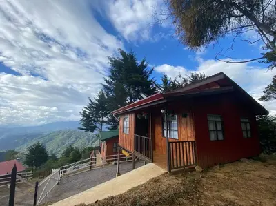 Gallery image of Cabaña Mariposa Cometa – Living IN THE clouds! in San Pablo