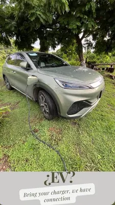 a car is hooked up to a hose at Cabaña privada cerca de Manuel Antonio in Parrita