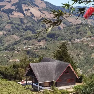 Casa Roble Cabaña romántica en la montaña de Costa Rica