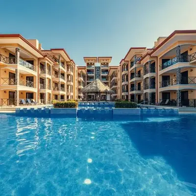 Direct Beach & Pool Access l 247 Security