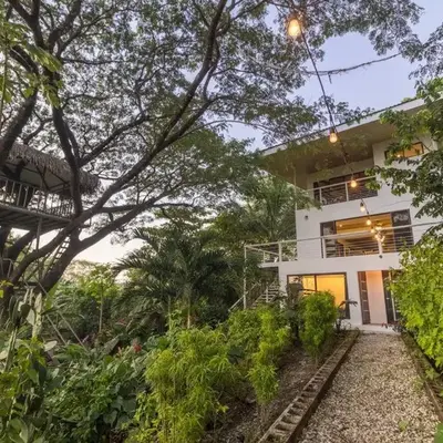 Ocean and Jungle views! AC