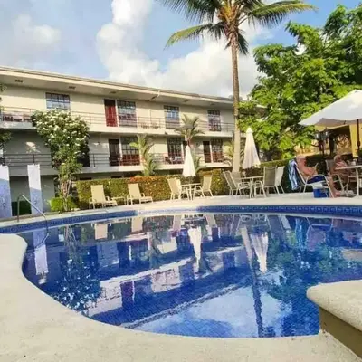 Spacious 2 Bed 2 Bath l Great Walking Score