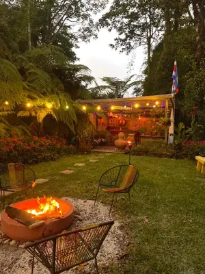 a fire pit in the middle of a yard at Tipi Cabécar in Heredia