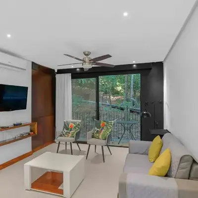 Luxury 2BR condo in Nautilus