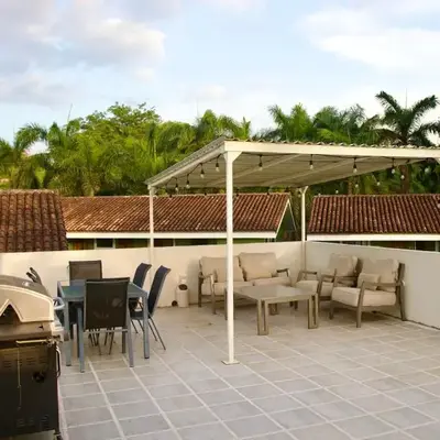 The Nest 2 bedroom1 bath Condo Rooftop patio