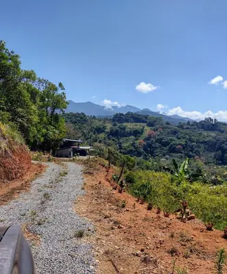 a dirt road with a view of a mountain at CANTO DEL RIO-Rivas- vista a la montaña- tranquilo in Rivas