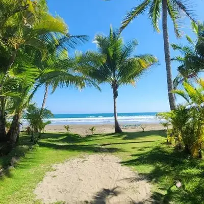 Sunny 2-bed condo - fast WIFI