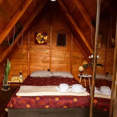 Rousse Cabin