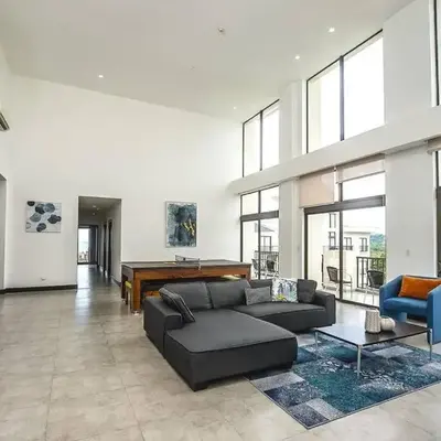Spacious and Modern Penthouse Condo