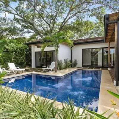 CU28 New 3 Bdrm Home w Pool and Guanacaste Tree