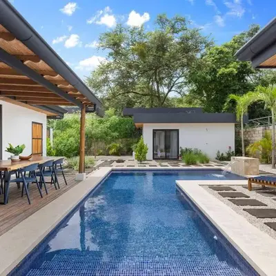 CU7 Beach Home Oasis with Private Pool and Guest House
