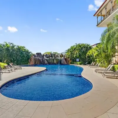 SR9 Luxury Condo Across the Street from Beach