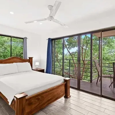 Charming Apartment Steps to the Beach