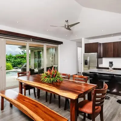 Contemporary Villa 3 BD 3BA Pool