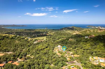 Gallery image of Luxurious Home with Bright, Modern Design and Private Infinity Pool in High-End Community in Playa Flamingo