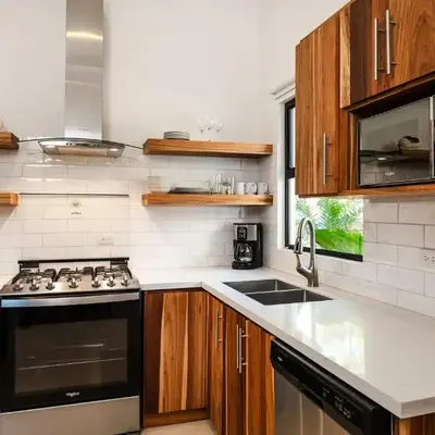 Villa Serenity 2 Bedroom 1 min walk to the beach