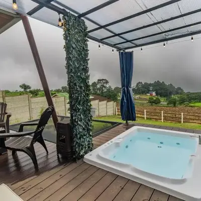 Ventana Paraíso Cabaña con Jacuzzi