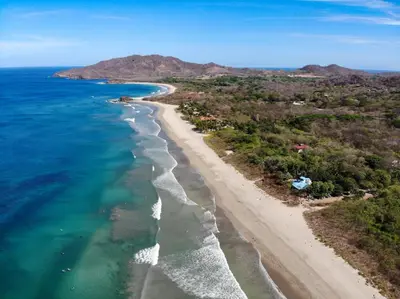 an aerial view of a beach and the ocean at Hotelito Dos Hijas Casita 3 in Refundores