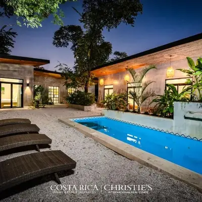 Steps to the Main Surf Break - 3 Bedroom House