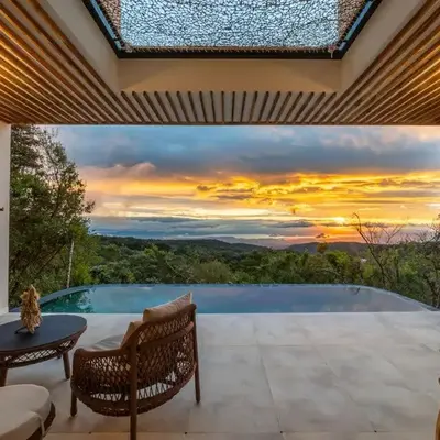 Luxury villa on the Cloud Forest Infinity Pool