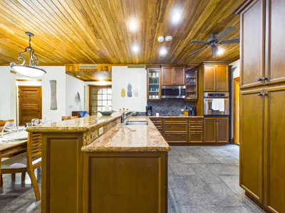 Gallery image of La Esquina 1 Langosta- 2 Bedroom Luxury Condo in Tamarindo