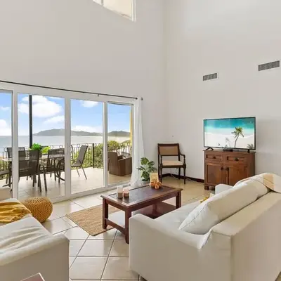 MPH Spacious Penthouse with Ocean Views