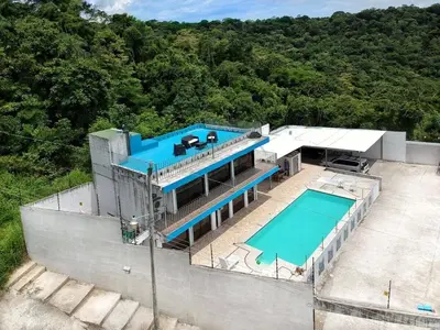 an overhead view of a house with a swimming pool at Ocean-View Maryland House in Esparza