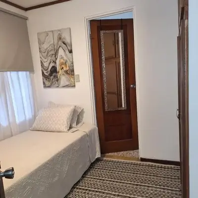 Habitación cama individual a 10 min del Aeropuerto