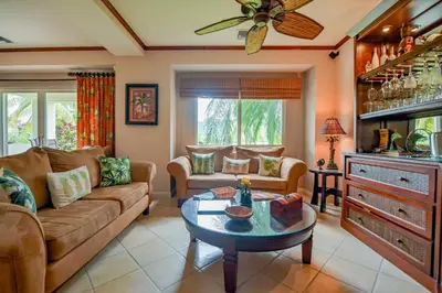 a living room with a couch and a table at CR Luxury Del Mar 4Q 2 Bdrm in La Mona
