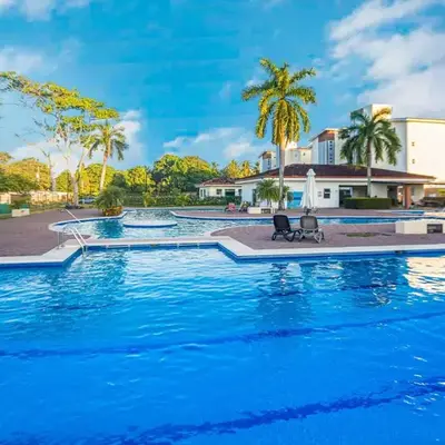2 Bedroom Oceanfront Condo with Wi-Fi