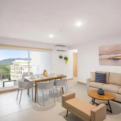 Upstay - New Condo Just Steps Away from the Beach