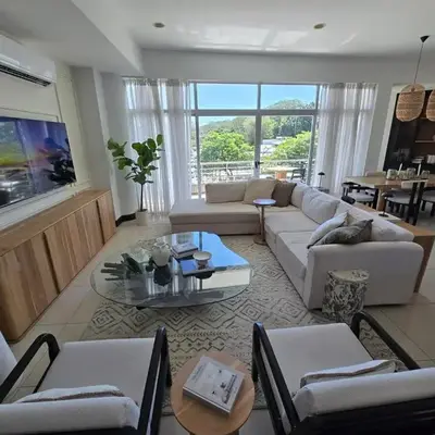 Luxury Apartment by the Beach!