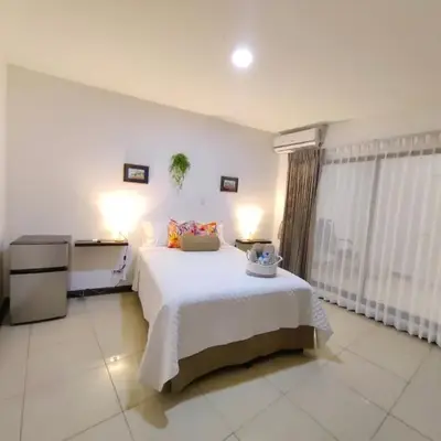 Hotel Boutique CasAguacate close to Airport