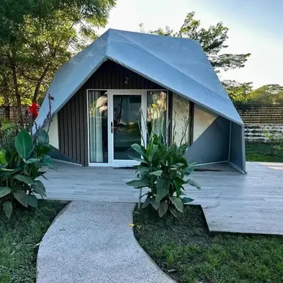 Pacific Glamp