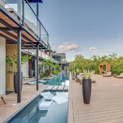 The Bungalows #1 - Boutique Hotel in Flamingo Beach - Ground Level Studio