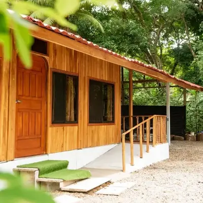 ROQUI Cozy Beachfront Cabin
