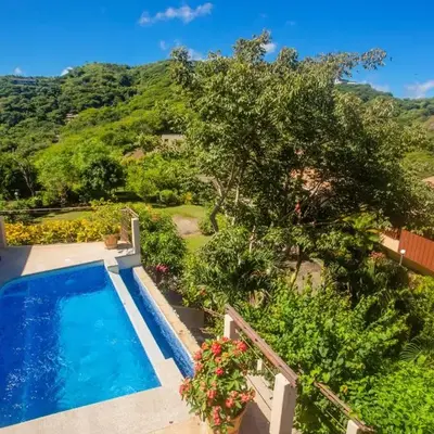 Large Family Group Retreat with Pool