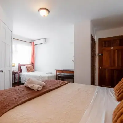 Habitacion triple clasica - Casa Esmeralda