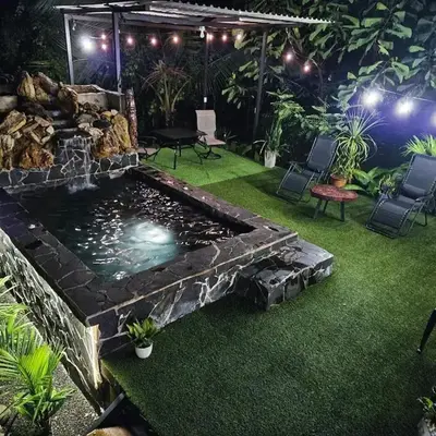 ParadiseTropical Garden Cabin with private jacuzzi