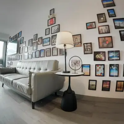 Ser Escalante Modern Studio AC
